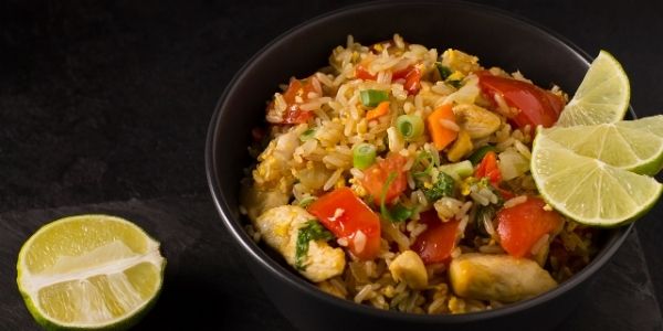 Sma�ony ry� po tajsku (Khao Pad) - przepis