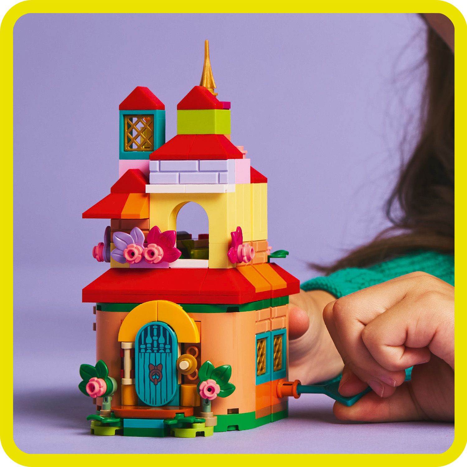 LEGO Disney Classic 43261 - Domek zamykany na klucz