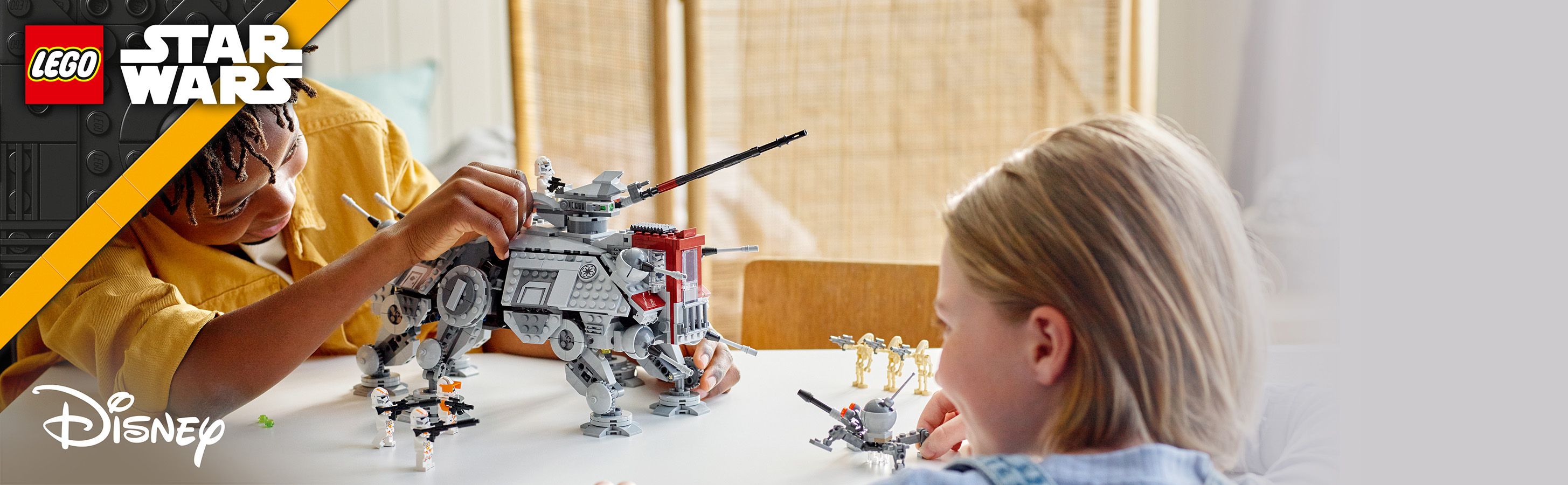 LEGO 75337 baner - Wsp�lna zabawa zestawem konstrukcyjnym