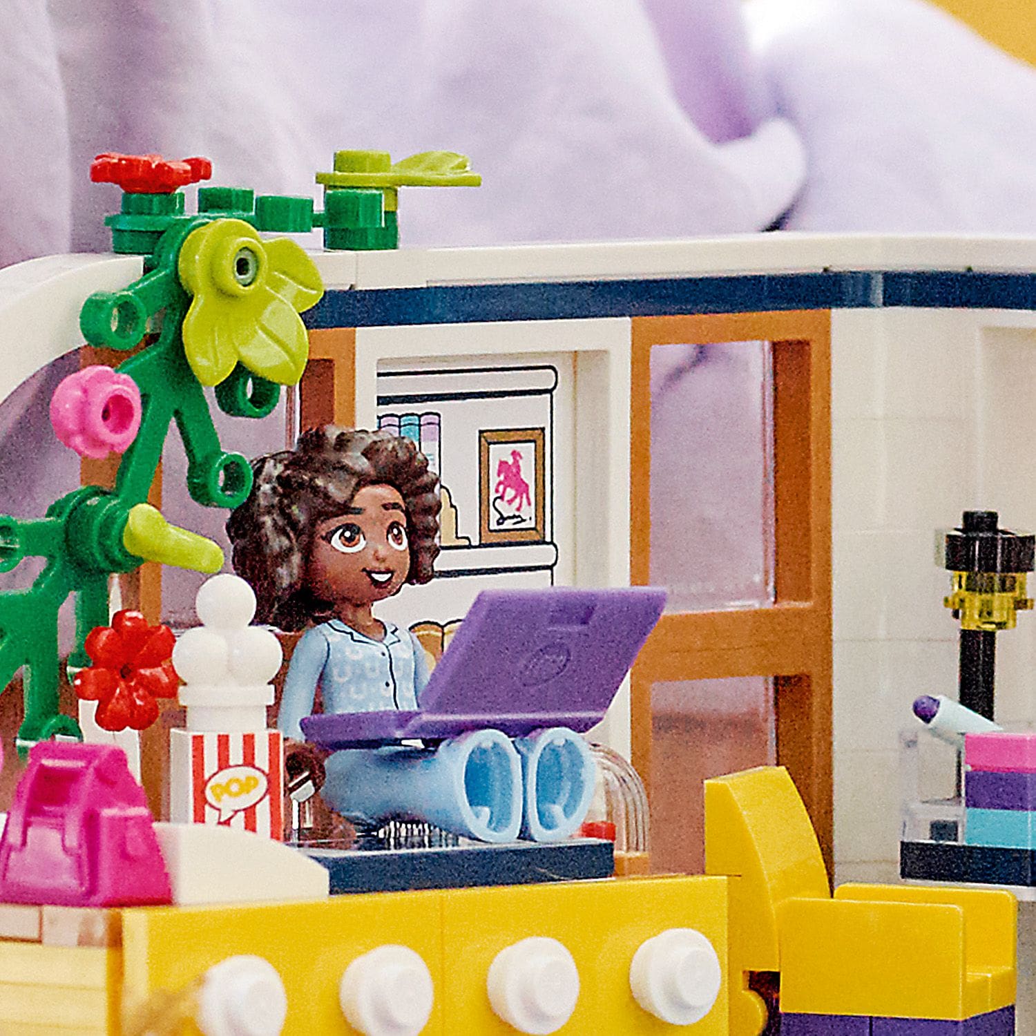 LEGO Friends Pok�j Aliyi 41740 - Aliya z laptopem