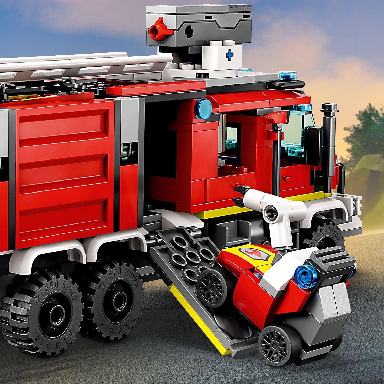 LEGO City Terenowy pojazd stra�y po�arnej 60374 - dron l�dowy