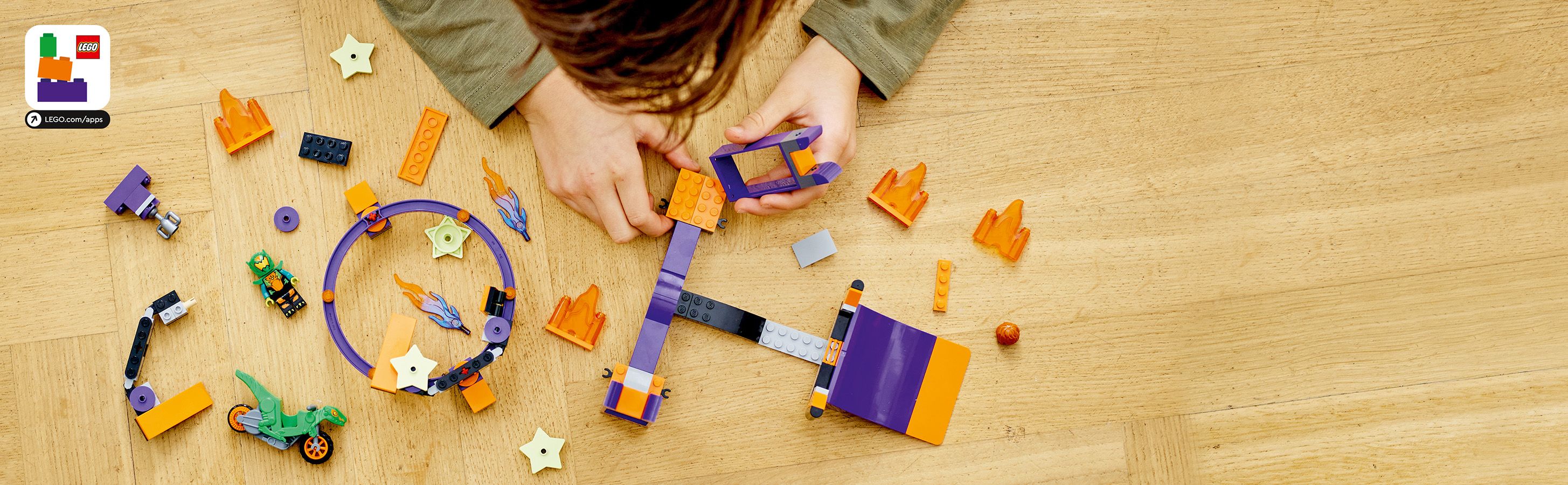 LEGO City Wyzwanie kaskaderskie — rampa z ko�em do przeskakiwania 60359 - sk�adanie zestawu klock�w