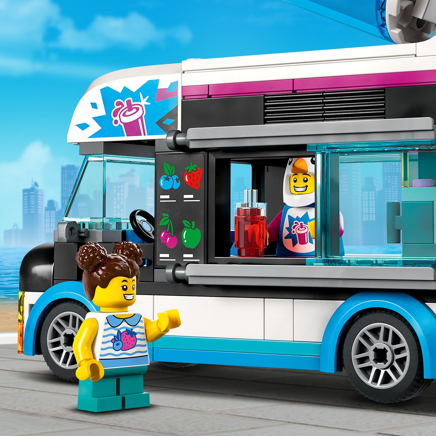 LEGO City Pingwinia furgonetka ze slushem 60384 - figurki przy poje�dzie