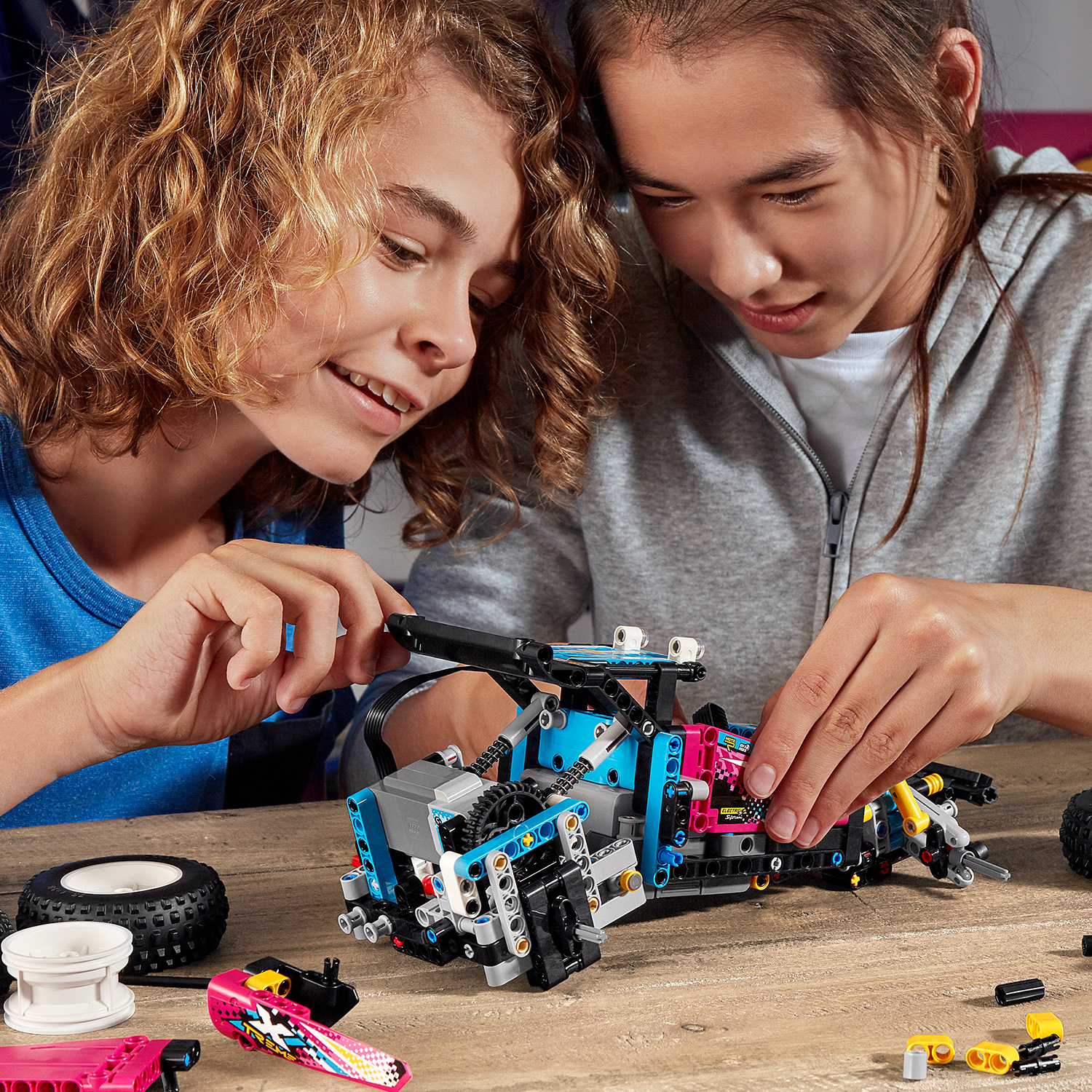 LEGO 42124 Zabawa, kt�ra uczy